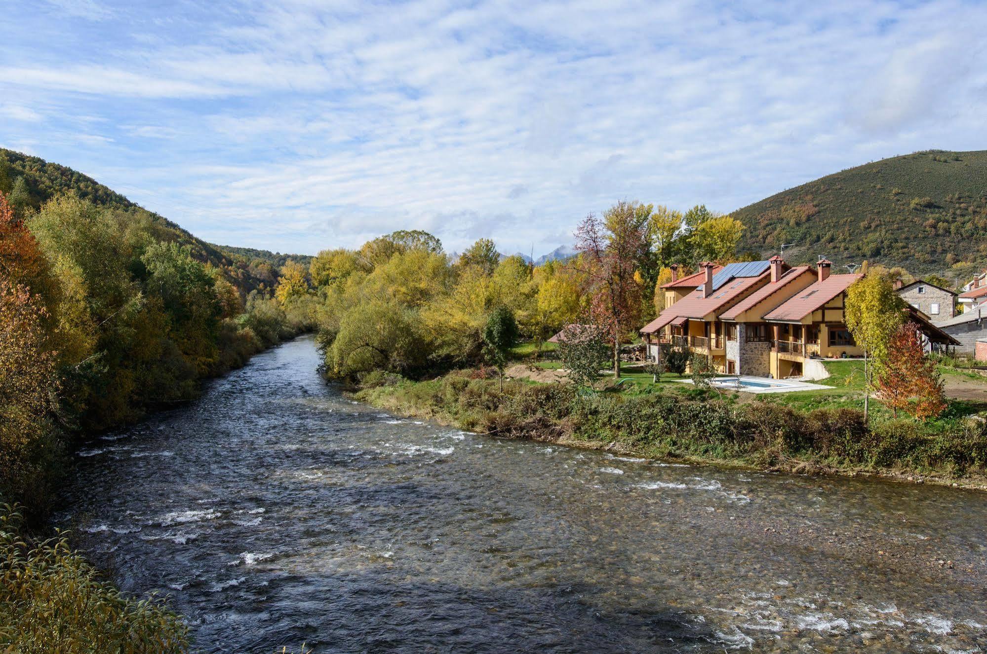 El Casar Del Puente Boca de Huérgano